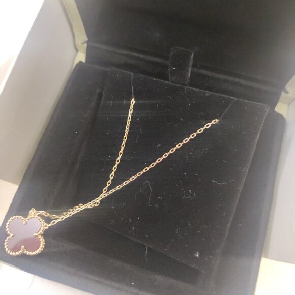 Van Cleef & Arpels 18K Gold Carnelian Necklace - Picture 4 of 6